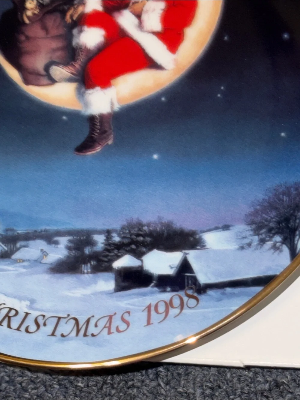 Avon 1998 Santa on Moon Holiday Plate – 22k Gold Rim